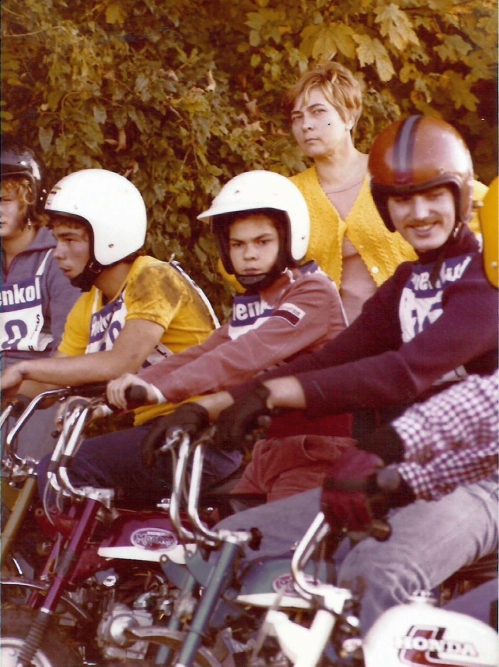 F76-002